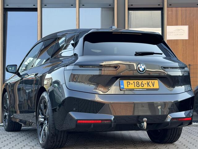 BMW iX xDrive40 Executive M-Sport | 77 kWh | Trekhaak | SOH 99,5% |