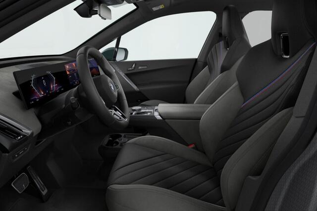 BMW iX xDrive45 101 kWh | M Sportpakket Pro | Comfort Pack | Bowers & Wilkins Diamond Surround Sound Systeem | Trekhaak