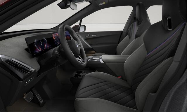 BMW iX xDrive60 - M-Sport - Trekhaak - ACC - 112Wh - Memoryzetels
