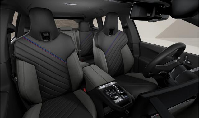 BMW iX xDrive60 - M-Sport - Trekhaak - ACC - 112Wh - Memoryzetels