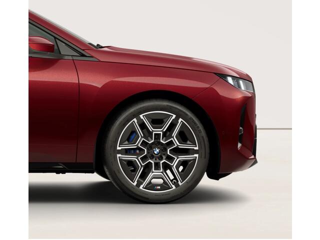 BMW iX xDrive60 - M-Sport - Trekhaak - ACC - 112Wh - Memoryzetels