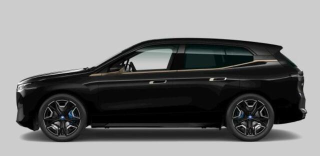 BMW iX xDrive50 High Executive 112 kWh Sportpakket - Panoramadak - Driving/Parking Assistant Professional - Multifunctionele stoelen - Stoelventilatie - Harman kardon - Comfort Access - BMW Laserlight -