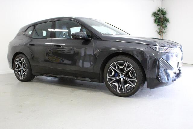 BMW iX xDrive40 High Executive 77 kWh | NL-AUTO! | PANO | STOEL+STUUR/VERW | CARPLAY | 22'LMV | BLINDSPOT | LED |