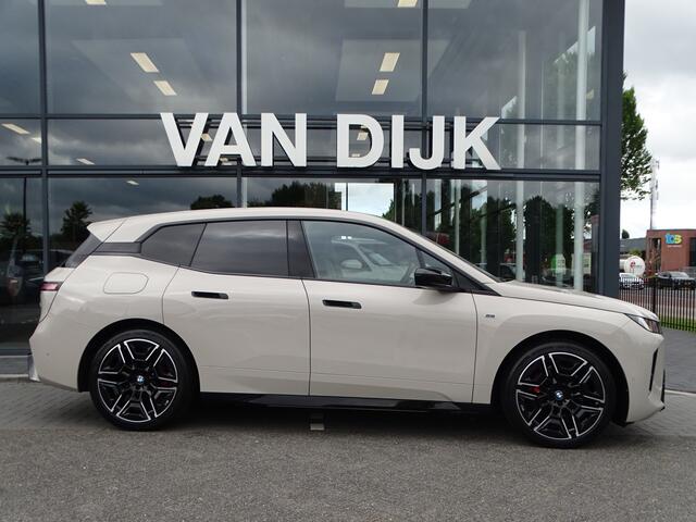 BMW iX xDrive M70 Pano Soft-Close Bowers & Wilkins Innovatiespakket Warmtecomfortpakket 22''LM Velgen