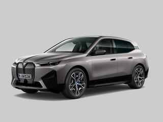 bmw-ix-xdrive40-skylounge--copilot