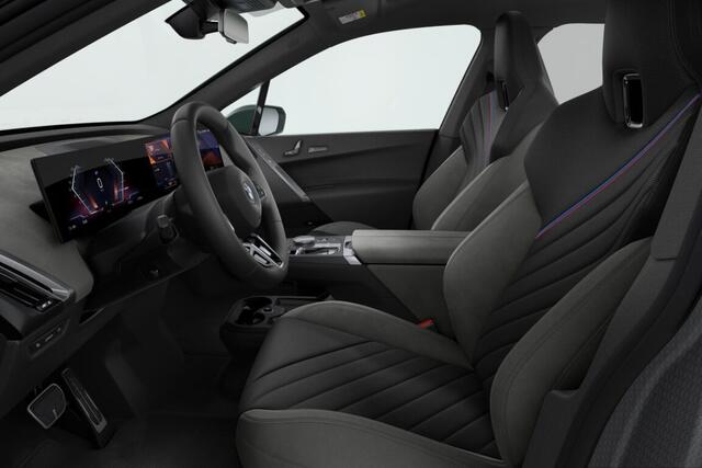 BMW iX xDrive45 101 kWh | M Sportpakket Pro | Trekhaak
