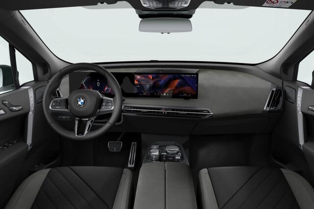 BMW iX xDrive45 101 kWh | M Sportpakket Pro | Comfort Pack | Trekhaak