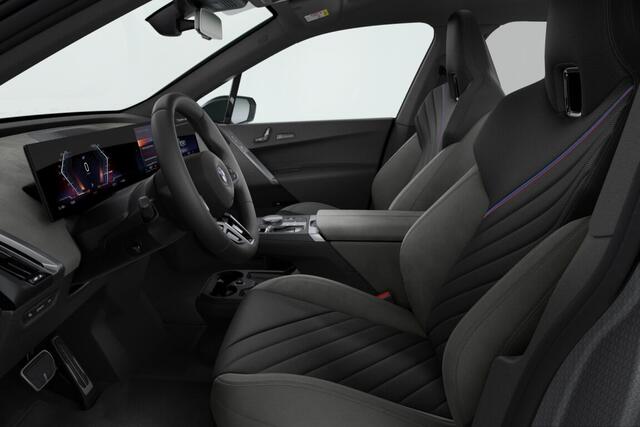 BMW iX xDrive60 112 kWh | M Sportpakket Pro | Comfort Pack | Innovation Pack | Trekhaak