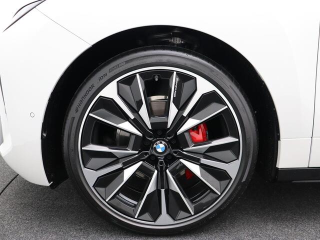 BMW iX xDrive45 M Sportpakket Pro | Innovation Pack | Sky Lounge