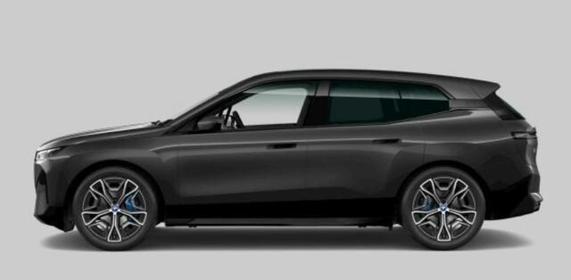 BMW iX xDrive40 High Executive 77 kWh Sportpakket - B&W - Trekhaak - Panoramadak - Driving Assistant Professional - Multifunctionele stoelen - Stoelventilatie - Soft Close - Parking Assistant Plus -
