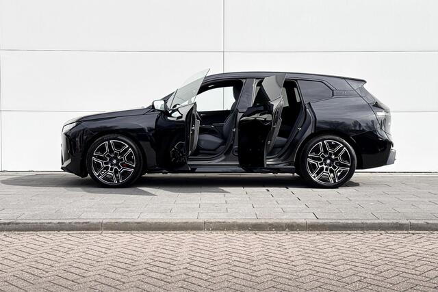 BMW iX xDrive60 112 kWh | M-Sport PRO | Innovation Pack | Integral Active Steering | Luchtvering |