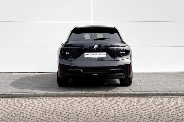 BMW iX xDrive60 112 kWh | M-Sport PRO | Innovation Pack | Integral Active Steering | Luchtvering |
