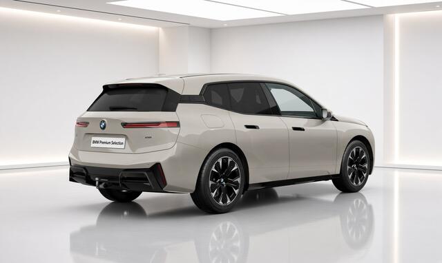 BMW iX xDrive45 101 kWh | 2026 | 21" | M Multifunctionele voorstoelen | Trekhaak | Driving Assistant Professional