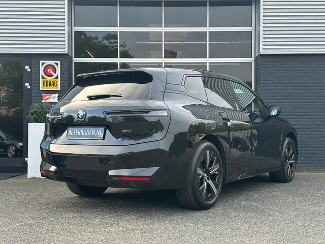 BMW iX xDrive40 Executive, BTW, Pano, Head-Up, Luchtvering, IAS, NAP