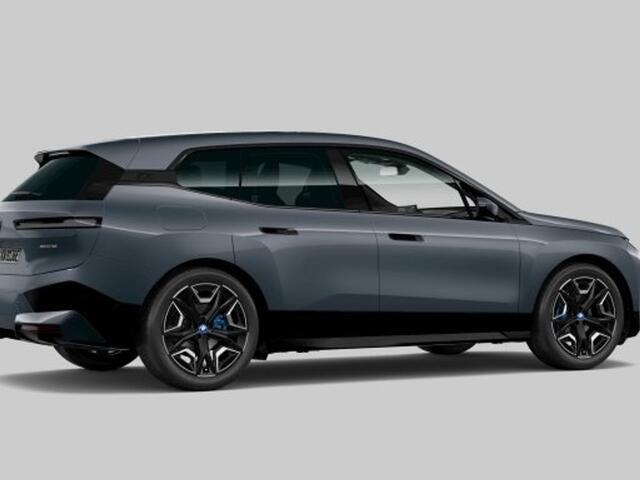 BMW iX xDrive50 112 kWh Skylounge | CoPilot | Massage | Stoelventilatie