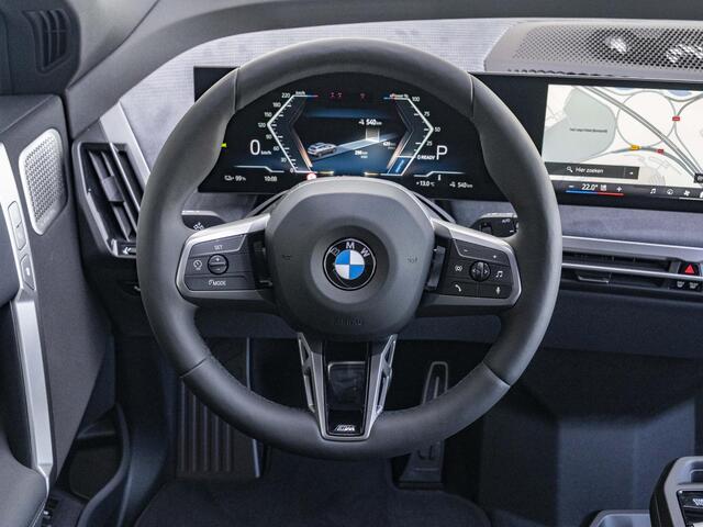 BMW iX xDrive45 | M Sportpakket Pro | Comfort Pakket | Innovation Pack | Soft-close | Panoramadak | Trekhaak