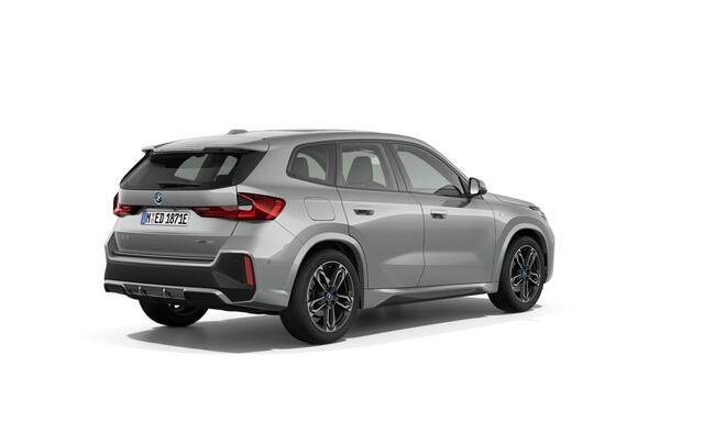 BMW iX1 eDrive20 67 kWh | M-Sportpakket | Panoramadak | Premium Pack