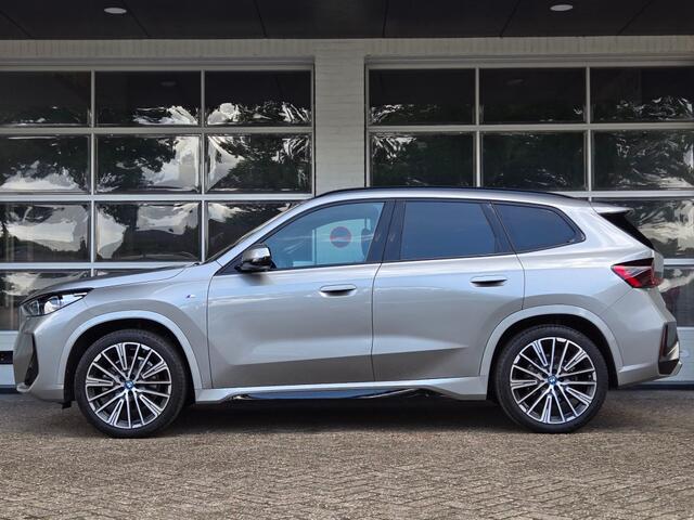 BMW iX1 XDRIVE30 LAUNCH ED. I M PAKKET I 20 INCH I PANORAMA I HARMAN en KARDON