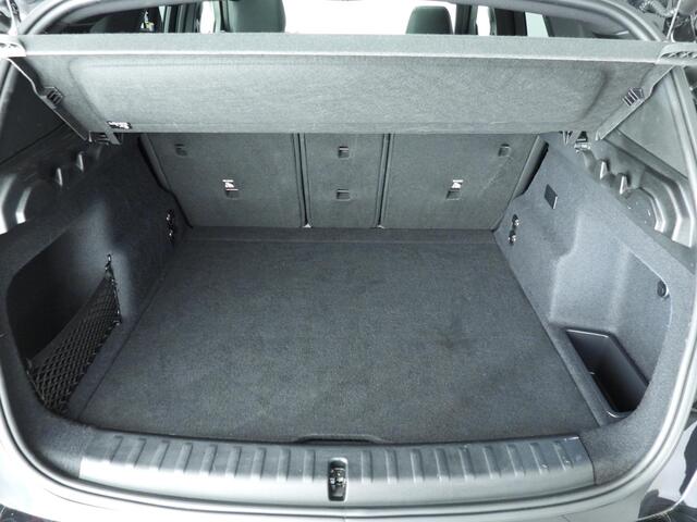 BMW iX1 xDrive30 | M-Sportpakket | LED | Leder | HUD | Schuifdak | Trekhaak | Elektr. zetels | DAB | Harman-kardon sound | Alu 19 inch