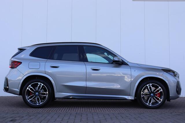 BMW iX1 eDrive20 67 kWh M-Sportpakket / Travel Pack / Premium Pack / Comfort Pack / 19'' /
