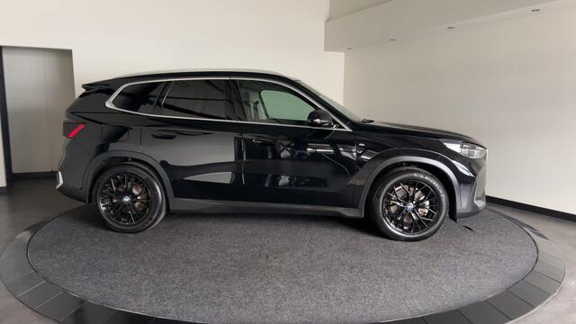 BMW iX1 xDrive30 Launch Edition 67 kWh Privacy Glass | Premium pakket | Comfort Pakket | Achteruitrijcamera | Winterset!