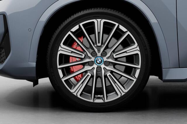 BMW iX1 eDrive20 M Sport Edition | M Sport Pro | Innovation Pack | Comfort Pack | Travel Pack | Showroomvoordeel