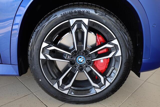 BMW iX1 eDrive20 M Sportpakket Pro | Travel & Premium Pack | Driving Assitant Plus