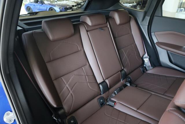 BMW iX1 eDrive20 M Sportpakket Pro | Travel & Premium Pack | Driving Assitant Plus
