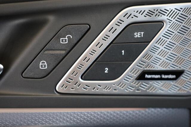 BMW iX1 eDrive20 M Sportpakket Pro | Travel & Premium Pack | Driving Assitant Plus