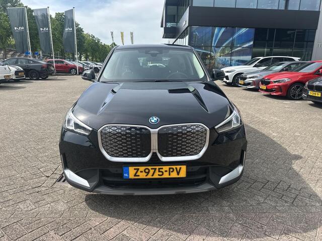 BMW iX1 eDrive20 67 kWh | Camera | Stoelverwarming |