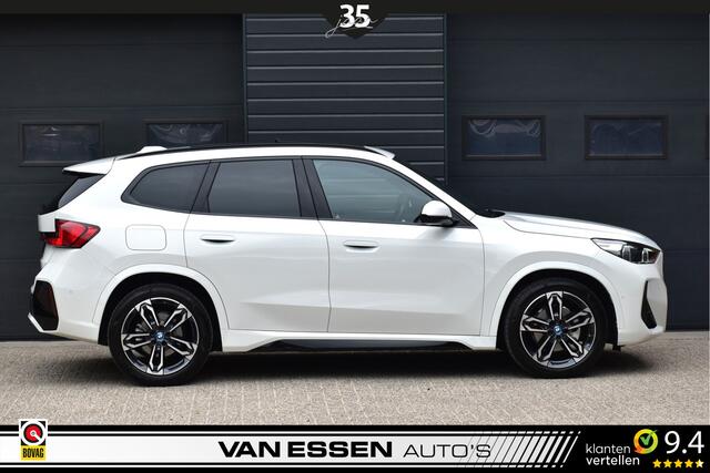 BMW iX1 eDrive20 M-Sport Pakket Navi Pano Leder Camera Adaptive LED NL-Auto!