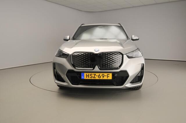 BMW iX1 eDrive20 M-Sportpakket Pro / Driving assistant plus / Premium Pack / Comfort Pack / Travel Pack / Alu wielen 19 inch