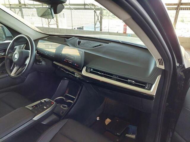 BMW iX1 eDrive20 67 kWh 204pk | X-Line | Travel Pack | Innovation Pack | Adaptieve cruise controle | HiFi System Harman Kardon | Panoramadak | Head up Display