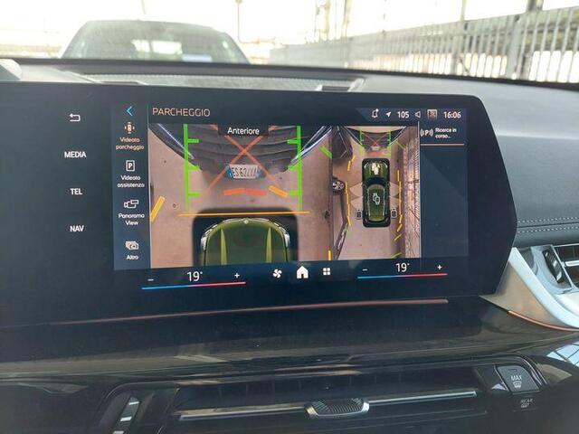BMW iX1 eDrive20 67 kWh 204pk | X-Line | Travel Pack | Innovation Pack | Adaptieve cruise controle | HiFi System Harman Kardon | Panoramadak | Head up Display