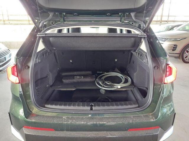 BMW iX1 eDrive20 67 kWh 204pk | X-Line | Travel Pack | Innovation Pack | Adaptieve cruise controle | HiFi System Harman Kardon | Panoramadak | Head up Display