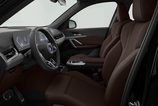 BMW iX1 xDrive30 M Sportpakket / Premium Pack / Stuurwielrand verwarmd