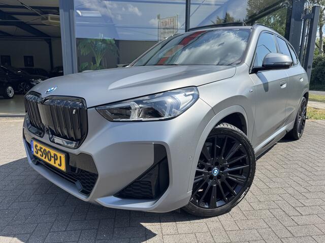 BMW iX1 xDrive30 Launch Edition M-Sport Panoramadak