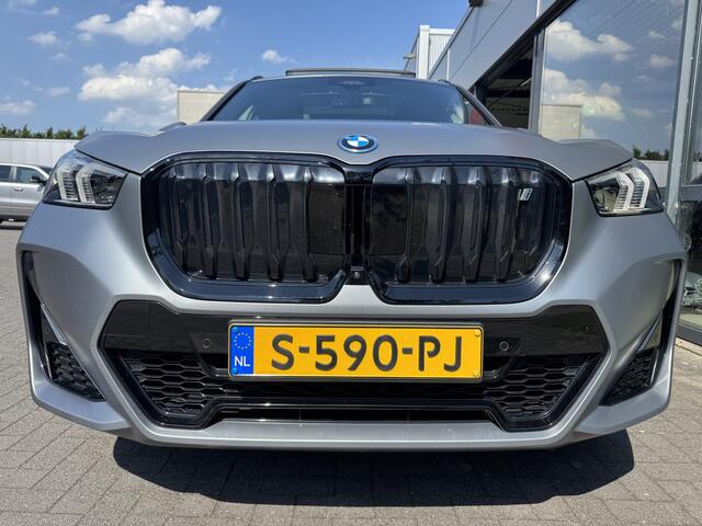 BMW iX1 xDrive30 Launch Edition M-Sport Panoramadak