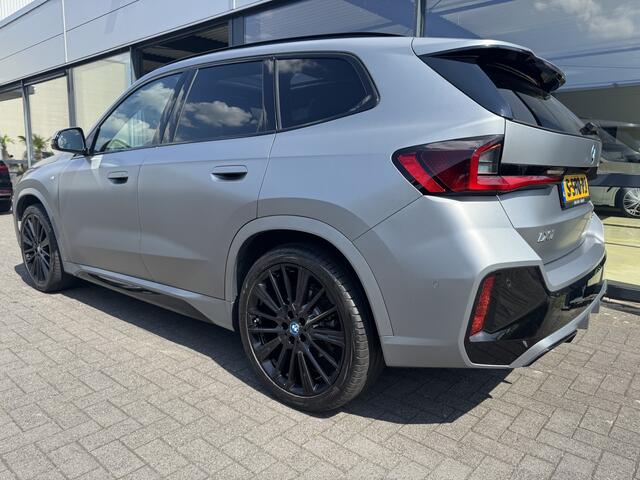 BMW iX1 xDrive30 Launch Edition M-Sport Panoramadak