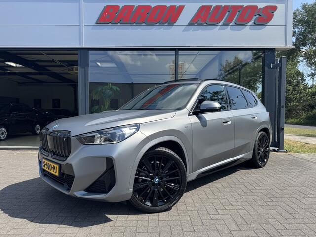 BMW iX1 xDrive30 Launch Edition M-Sport Panoramadak