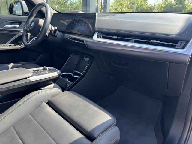 BMW iX1 xDrive30 Launch Edition M-Sport Panoramadak