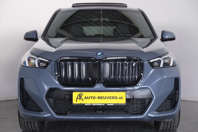 BMW iX1 xDrive30 High Executive M-Sport 67 kWh / Opendak / Leder / Adaptive Cruise / Harman Kardon / Carplay