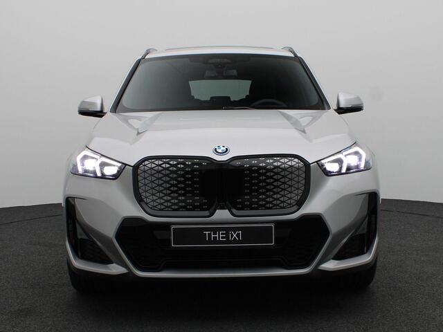 BMW iX1 eDrive20 | M Sport Edition | M Sportpakket Pro | Equipment Pack Pro | Comfort Pack | Travel Pack