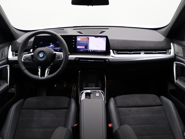 BMW iX1 eDrive20 | M Sport Edition | M Sportpakket Pro | Equipment Pack Pro | Comfort Pack | Travel Pack