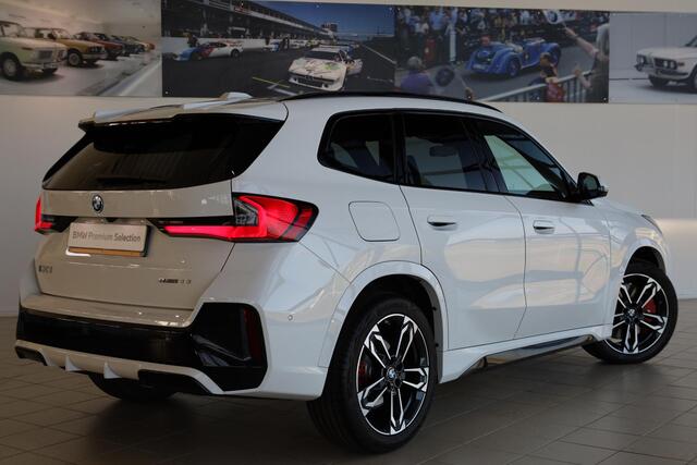 BMW iX1 eDrive20 M Sportpakket Pro | Innovation Pack | Panoramadak | Head Up Display