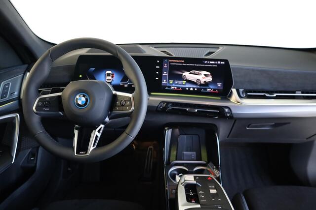BMW iX1 eDrive20 M Sportpakket Pro | Innovation Pack | Panoramadak | Head Up Display