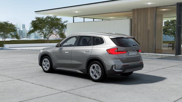 BMW iX1 eDrive20 Pure Edition / Adaptieve LED / Comfort Access / Parking Assistant / Stoelverwarming