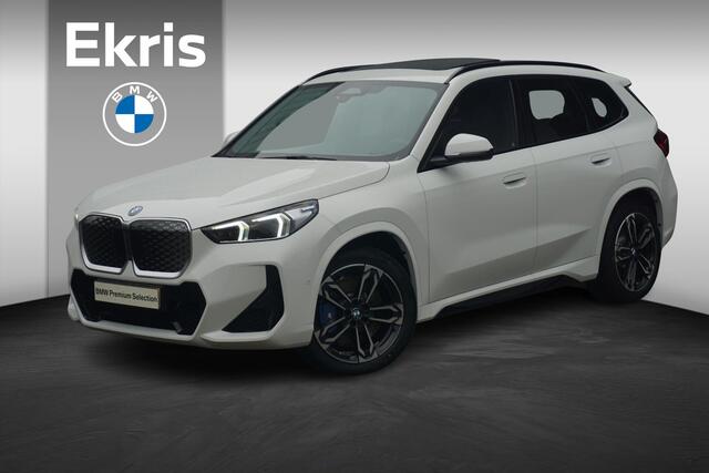BMW iX1 eDrive20 M Sport | Trekhaak / Panoramadak / Harman Kardon / Cruise control adaptief met Stop&Go / Comfort Access