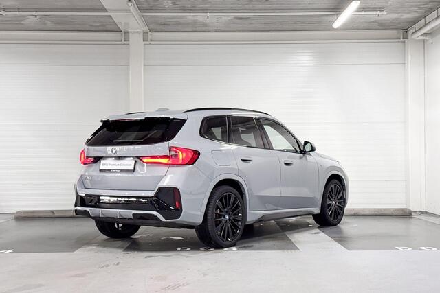 BMW iX1 xDrive30 67 kWh l M-Sport