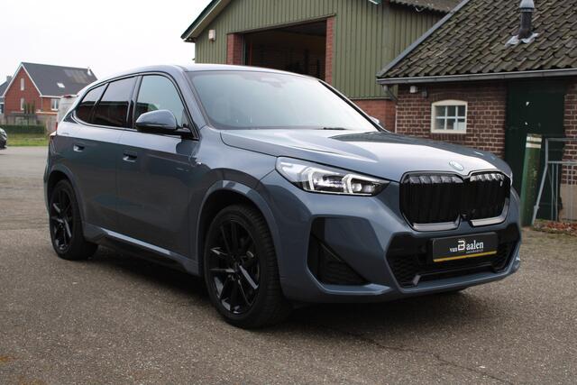BMW iX1 xDrive30 Launch Edition 67 kWh SOh 100% M-SPORT NAVI ECC CAMERA 28000KM!!!